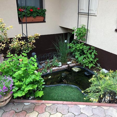 Milla Apartman Сентендре Екстериор снимка