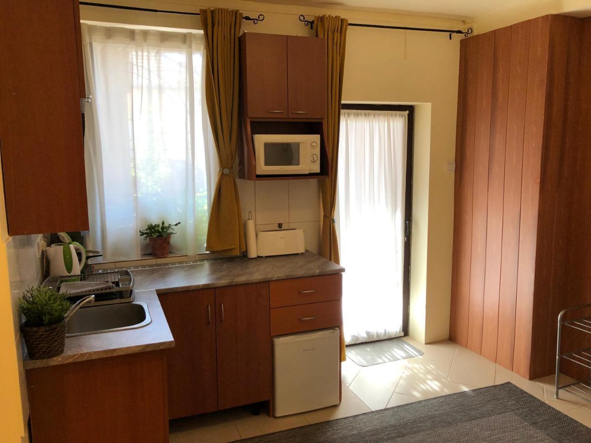 Milla Apartman Сентендре Екстериор снимка