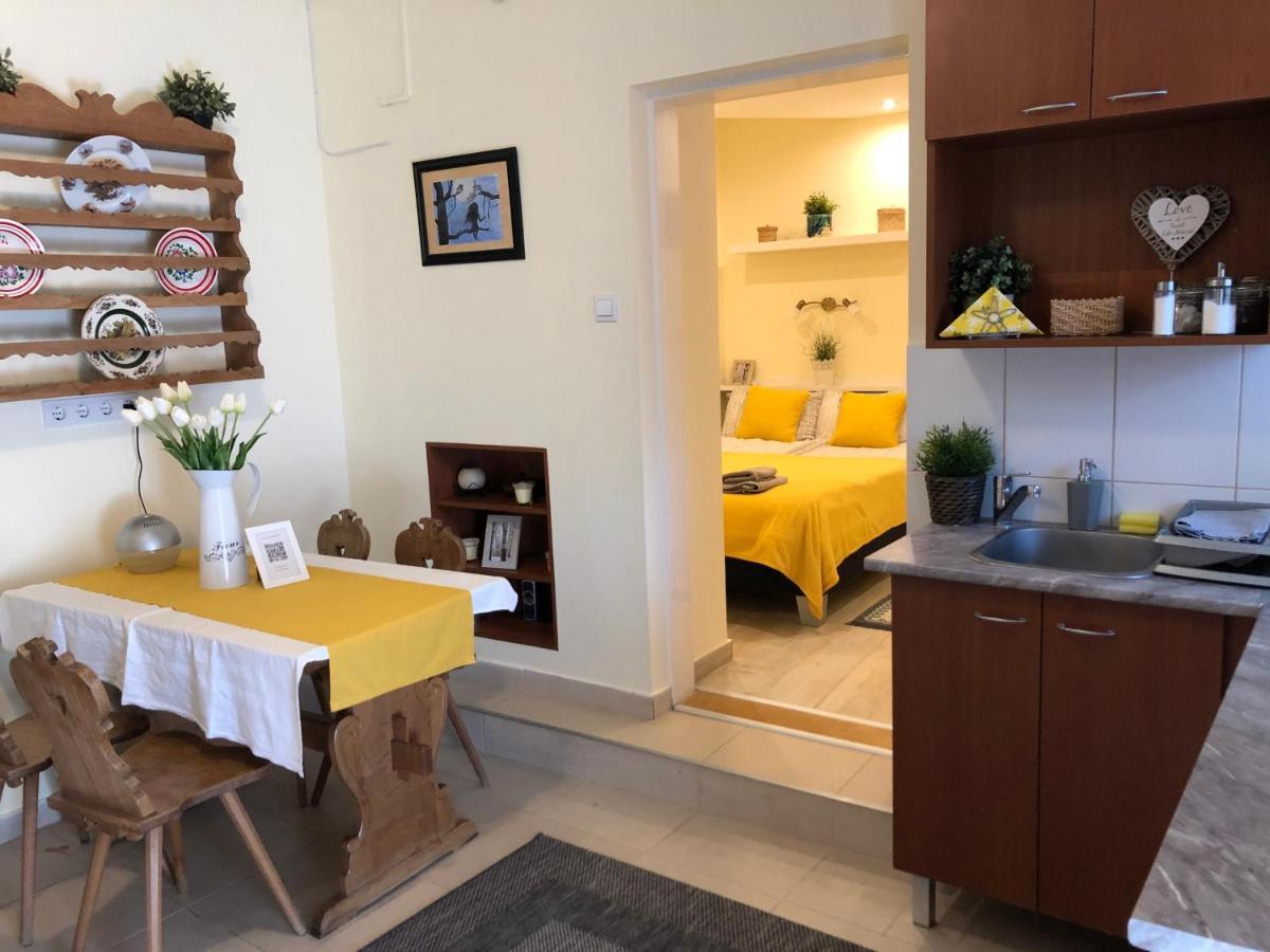 Milla Apartman Сентендре Екстериор снимка