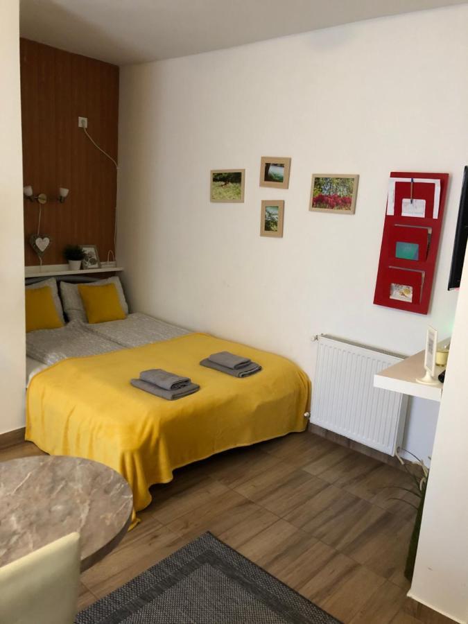 Milla Apartman Сентендре Екстериор снимка