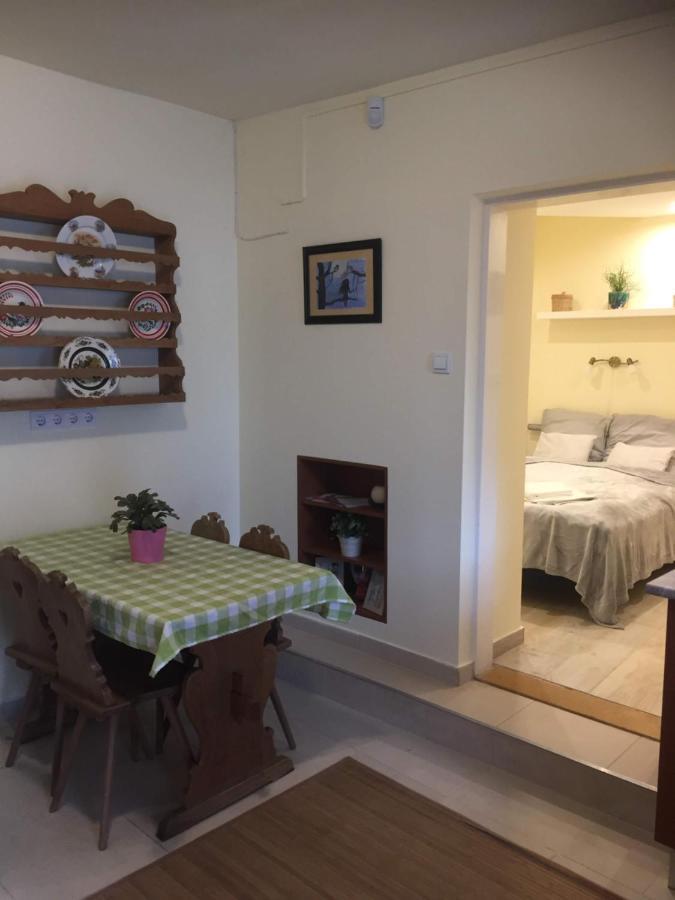 Milla Apartman Сентендре Екстериор снимка